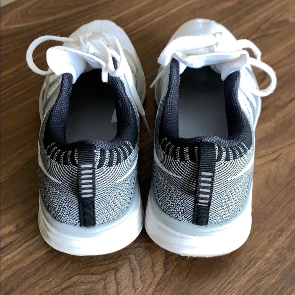 Nike Flyknit Lunar View 4